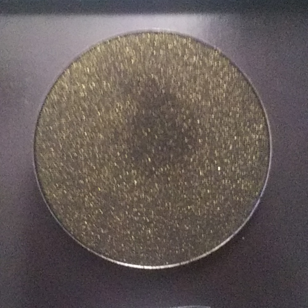 Juvias place single shadow